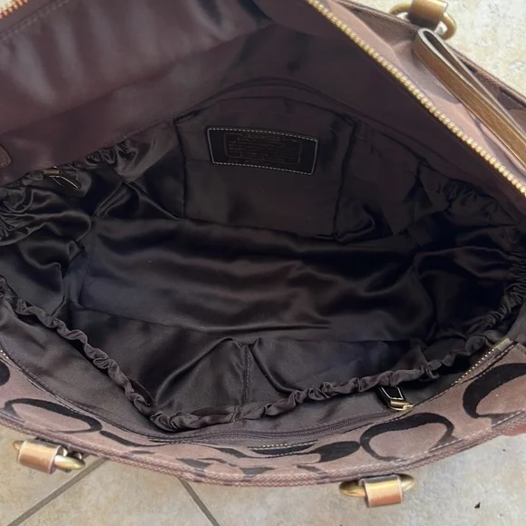 Authentic Coach bag - Picture 5 of 6